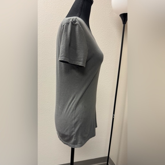 GAP Gray Floral Graphic Short Sleeve Tee size Small - Picture 2 of 5